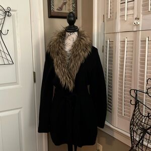 Elegant Black Cardigan with Faux Fur Collar
